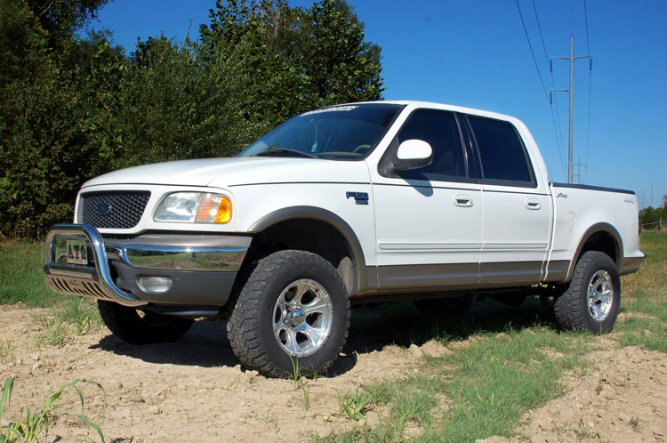 Rough Country - 2.5 Inch Leveling Kit - Ford F-150 4WD (1997-2003) - Image 2