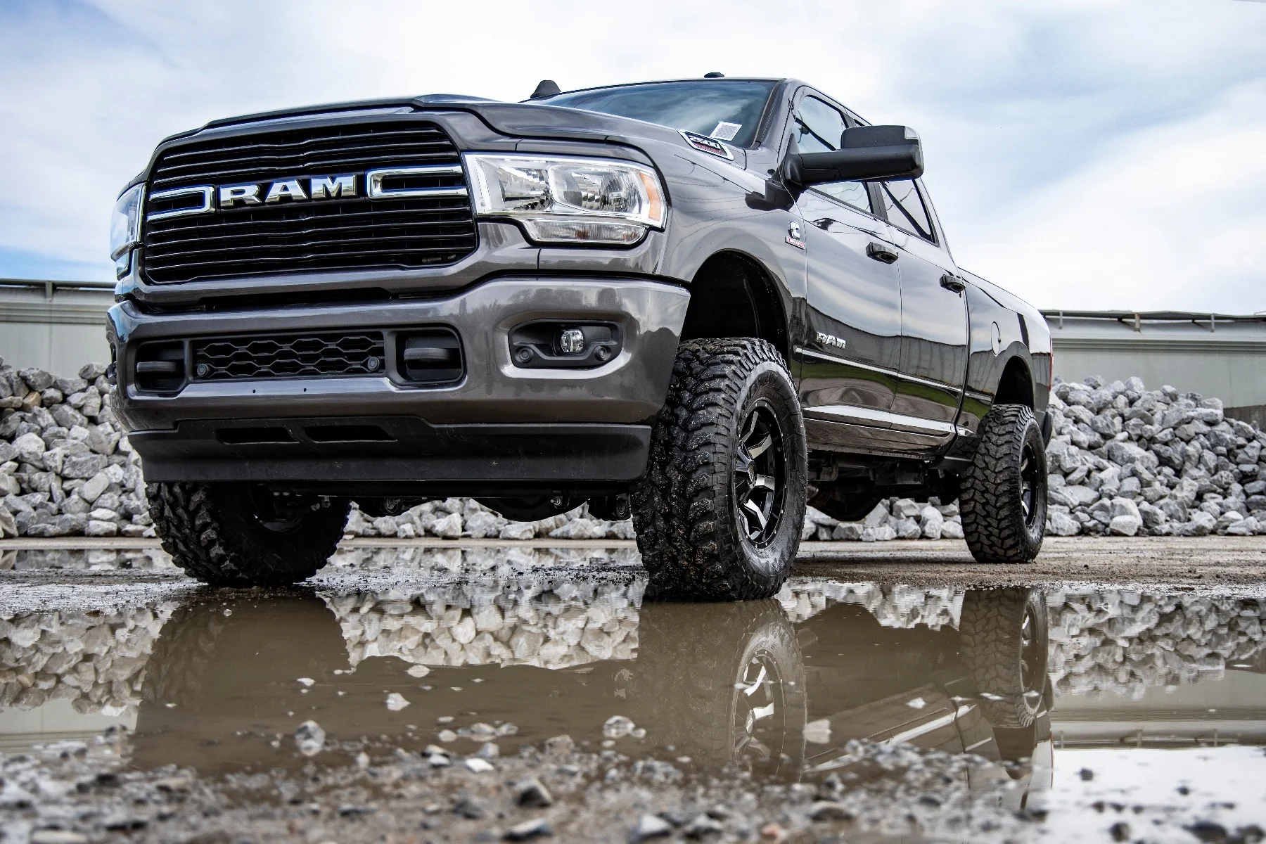 Rough Country - 2.5 Inch Leveling Kit - RR Leaf - V2 - Ram 2500 (14-25)/3500 (13-25) - Image 2