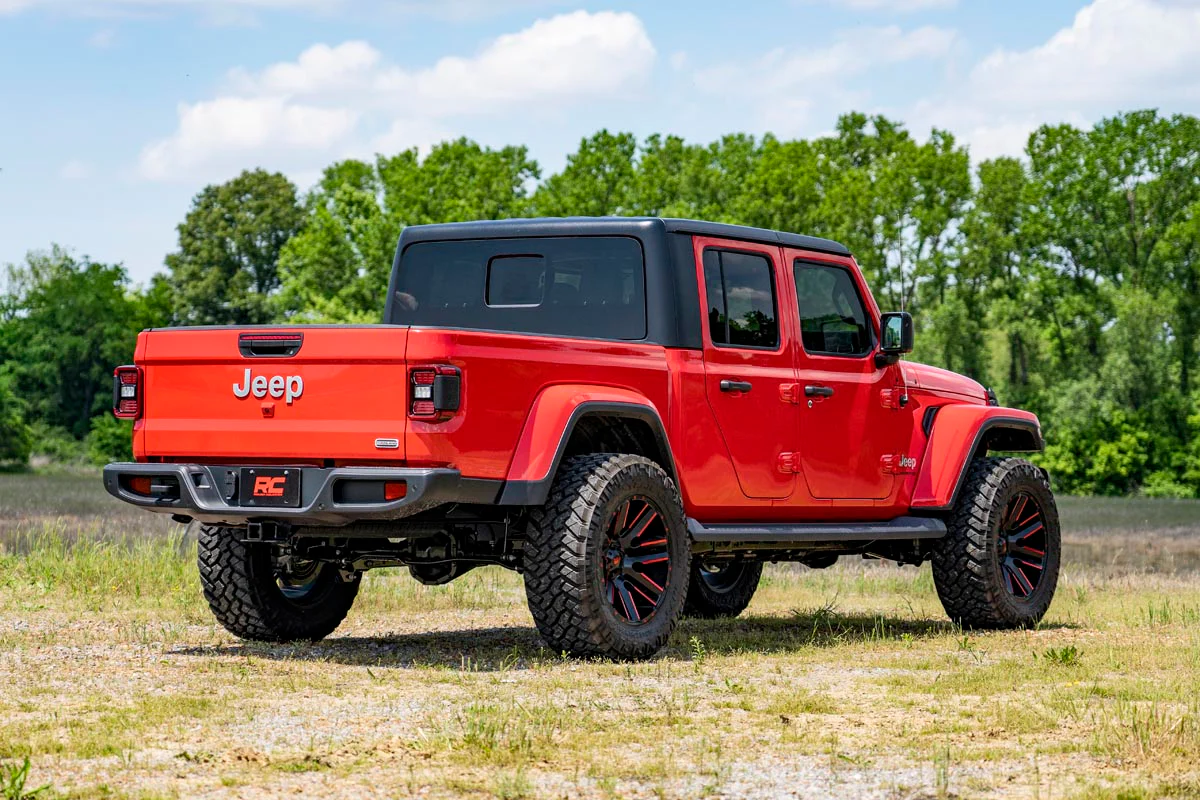 Rough Country - 2.5 Inch Leveling Kit - Spacers - Jeep Gladiator JT 4WD (2020-2023) - Image 3