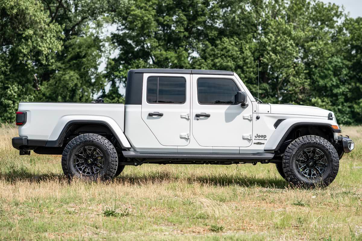 Rough Country - 2.5 Inch Leveling Kits - Springs - V2 - Jeep Gladiator JT 4WD (2020-2023) - Image 5