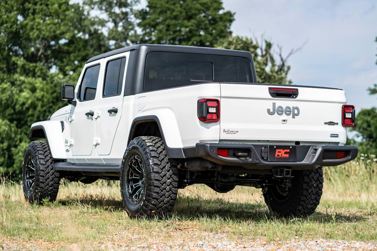 Rough Country - 2.5 Inch Leveling Kits - Springs - V2 - Jeep Gladiator JT 4WD (2020-2023) - Image 6