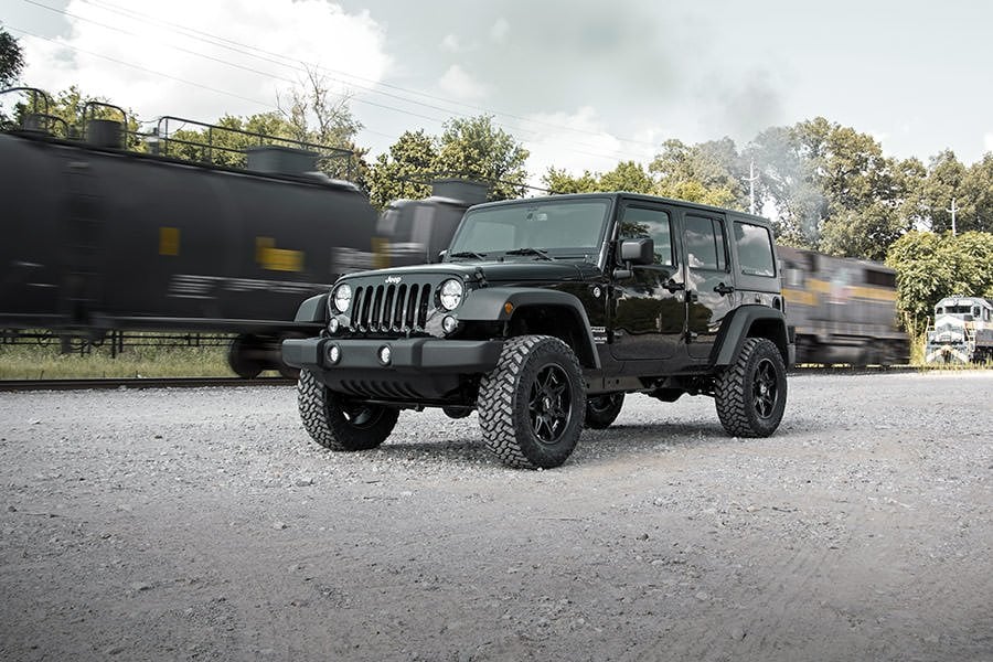 Rough Country - 2.5 Inch Lift Kit - Coils - V2 - Jeep Wrangler Unlimited 2WD/4WD (2007-2018) - Image 2
