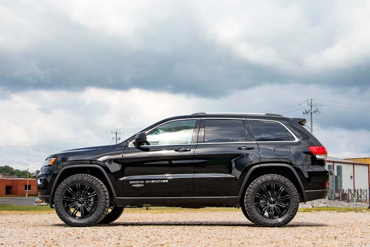 Rough Country - 2.5 Inch Lift Kit - N3 Struts - Jeep Grand Cherokee 4WD (2016-2022) - Image 4