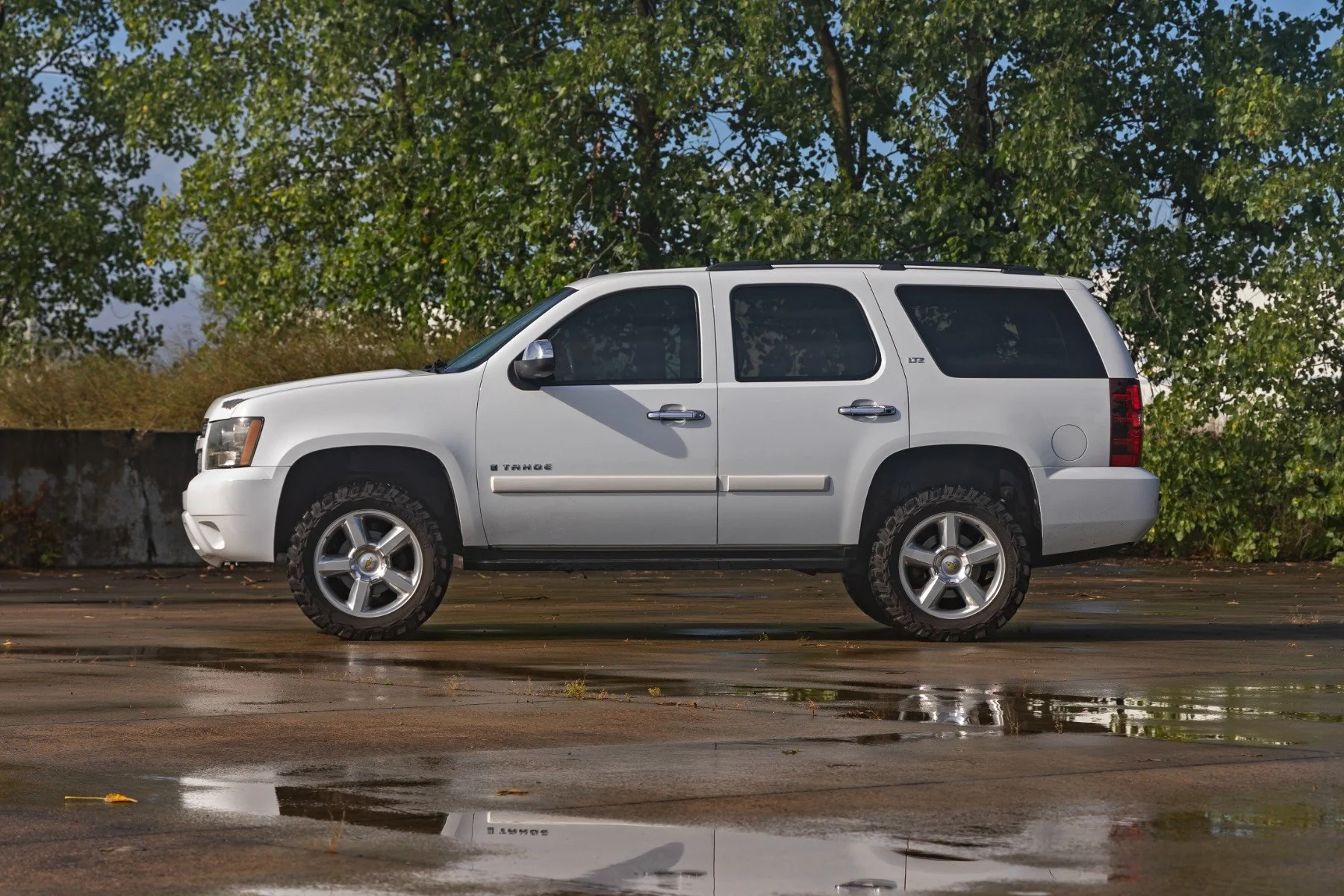 Rough Country - 3.5 Inch Lift Kit - N3 Struts - Forged UCAs RED - Chevy/GMC SUV 1500 (07-20) - Image 3